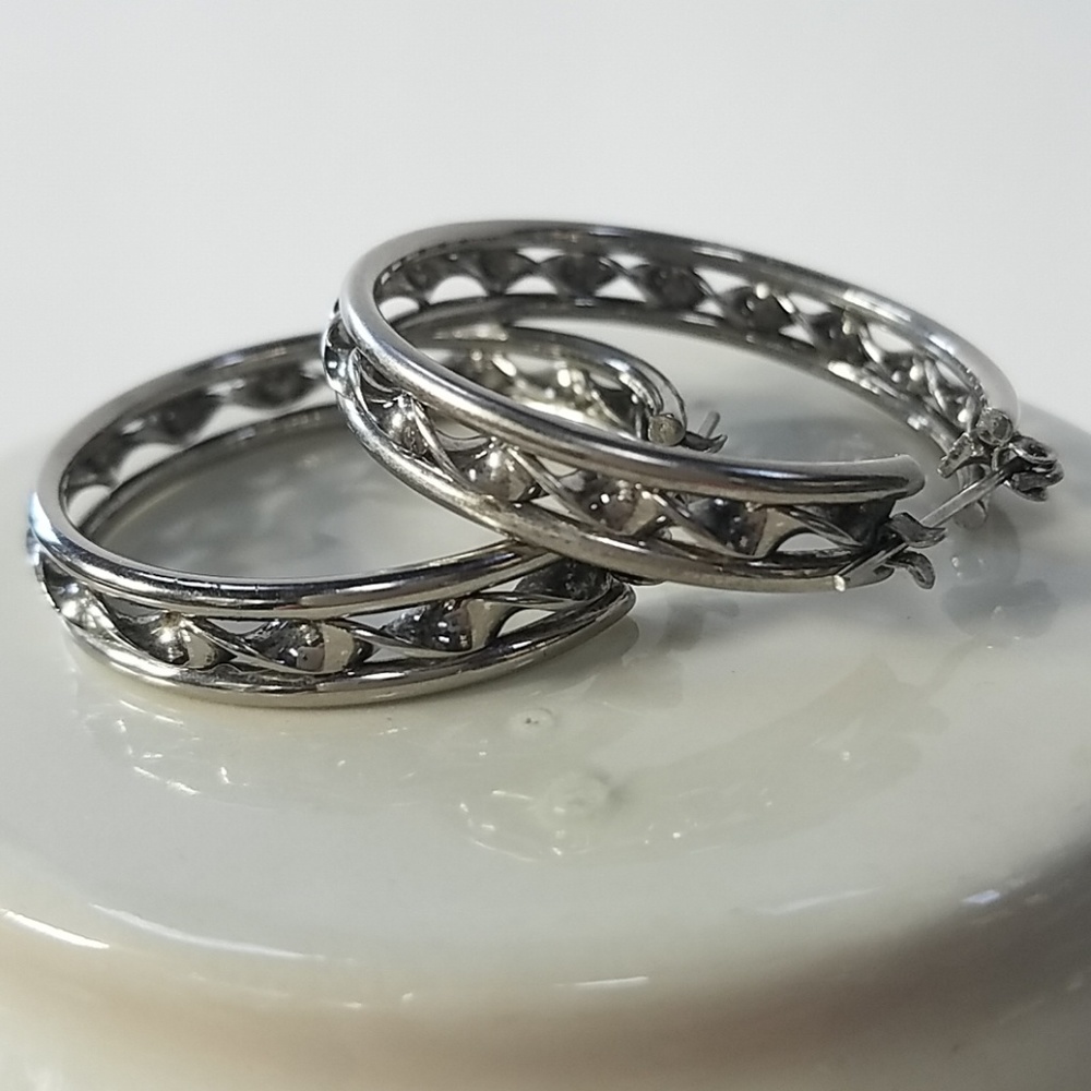 Silver tone hoops 💥 final price